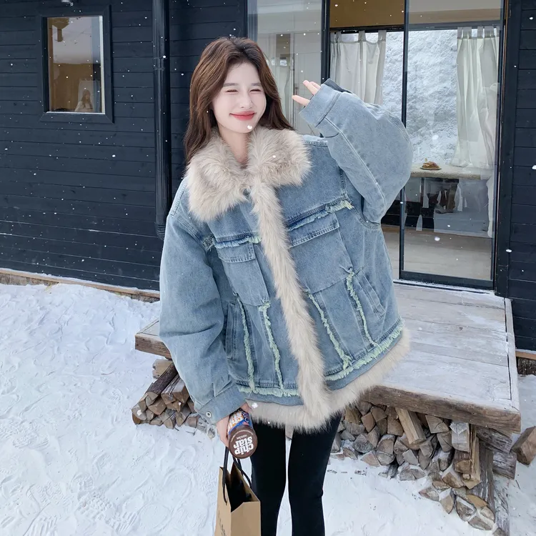 韩系毛绒拼接牛仔夹棉外套女冬2025新款时髦设计感超洋气加绒棉袄