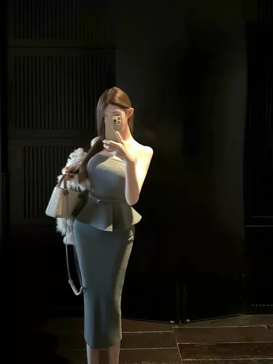 高智女友 性感御姐掐腰性感抹胸上衣女时尚修身开衩半裙两件套