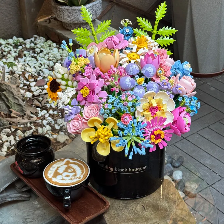 拼装积木花束抱抱桶永生花情人节礼物客厅装饰一整套摆件送男女友