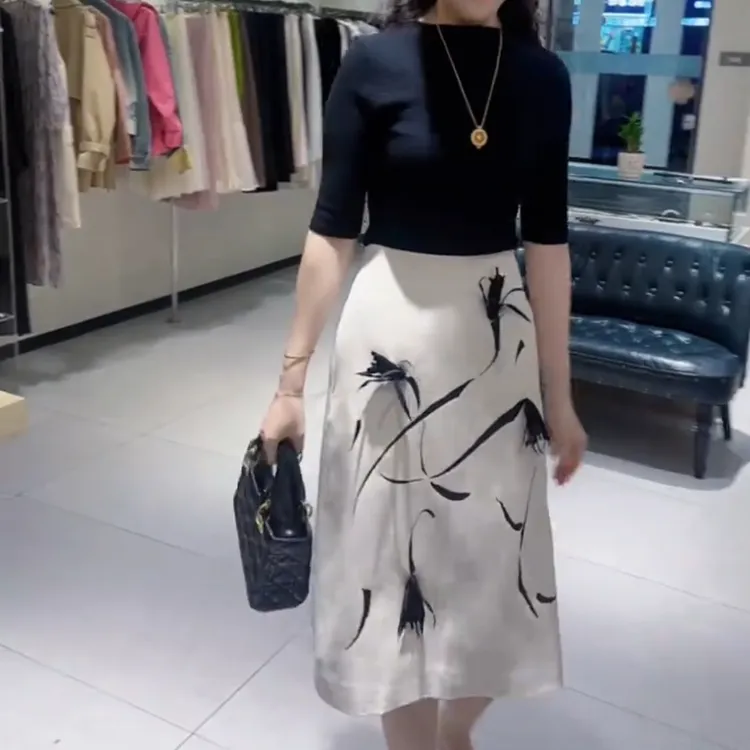 2025春夏新款时尚显瘦气质女士网红洋气两件套百搭款K8151