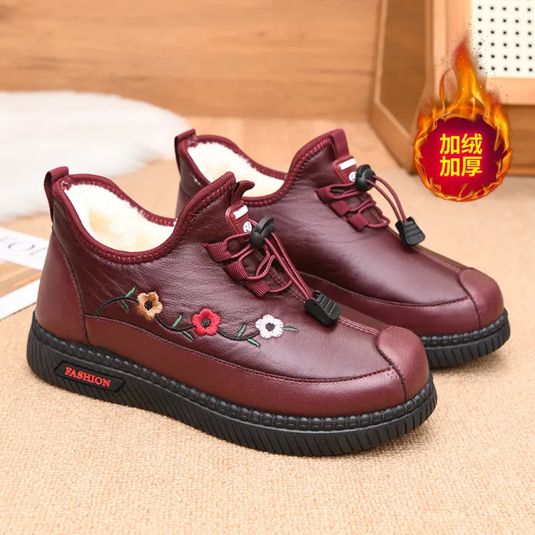 冬季保暖女棉鞋加绒防滑老北京棉鞋软底中老年平底妈妈鞋奶奶鞋