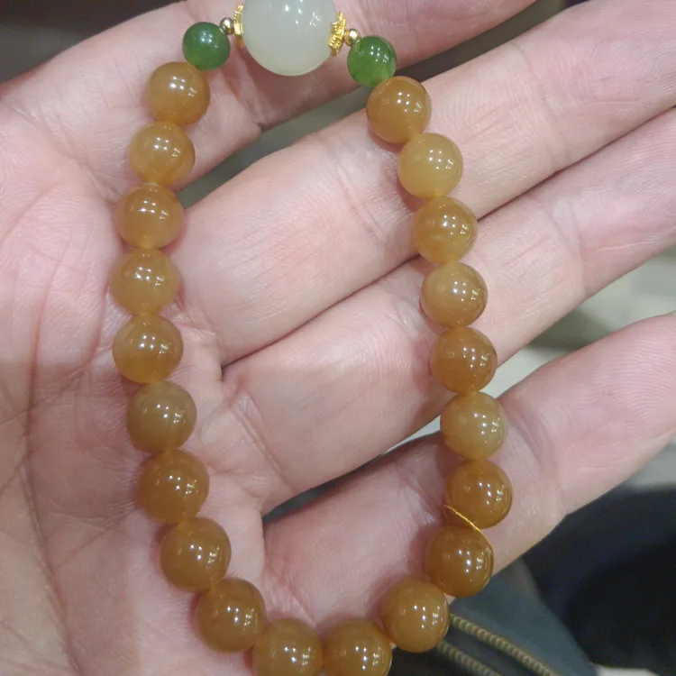 和田玉新疆糖玉卡8手串