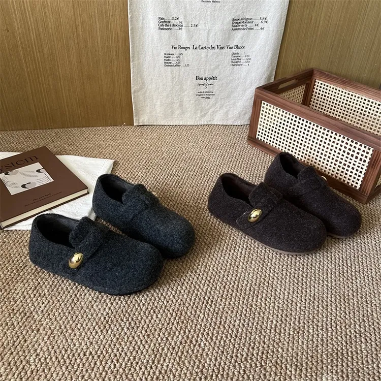 啄木鸟2025冬季新款复古加绒平底单鞋女款百搭软底一字扣玛丽珍鞋