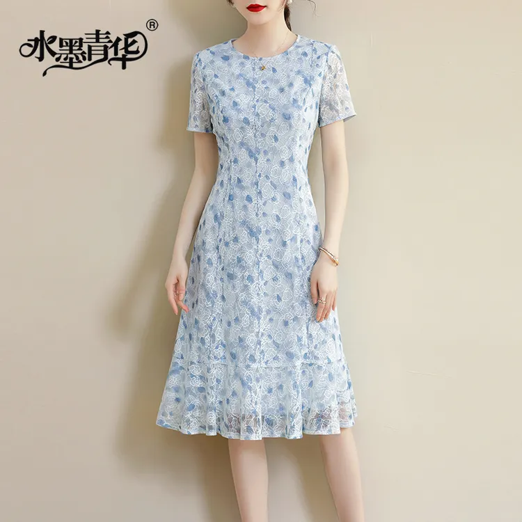 水墨青华2025夏季新品时尚优雅蕾丝裙优雅百搭中长款显瘦连衣裙