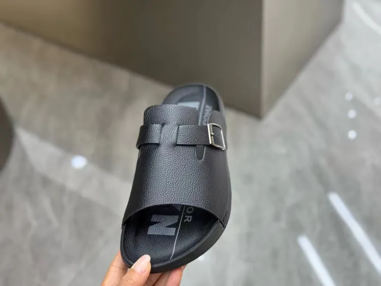 拼色休闲青春潮流防滑夏季一字拖休闲鞋黑色白色