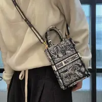 95新 DIOR/迪奥 【蕾】60 0174 动物园小琴谱包