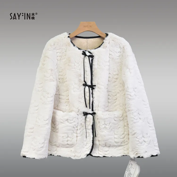 sayin/水映【皮草外套】白色国风盘扣软糯加绒皮毛一体外套 pc5078