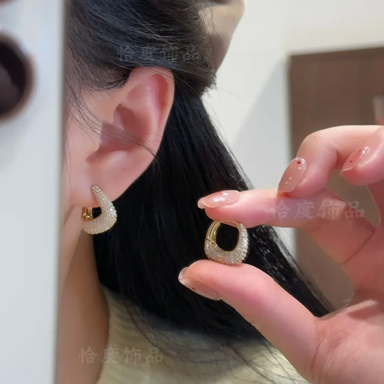 铜合金合成锆石耳饰 【恰度】法式复古高级感满锆几何耳扣