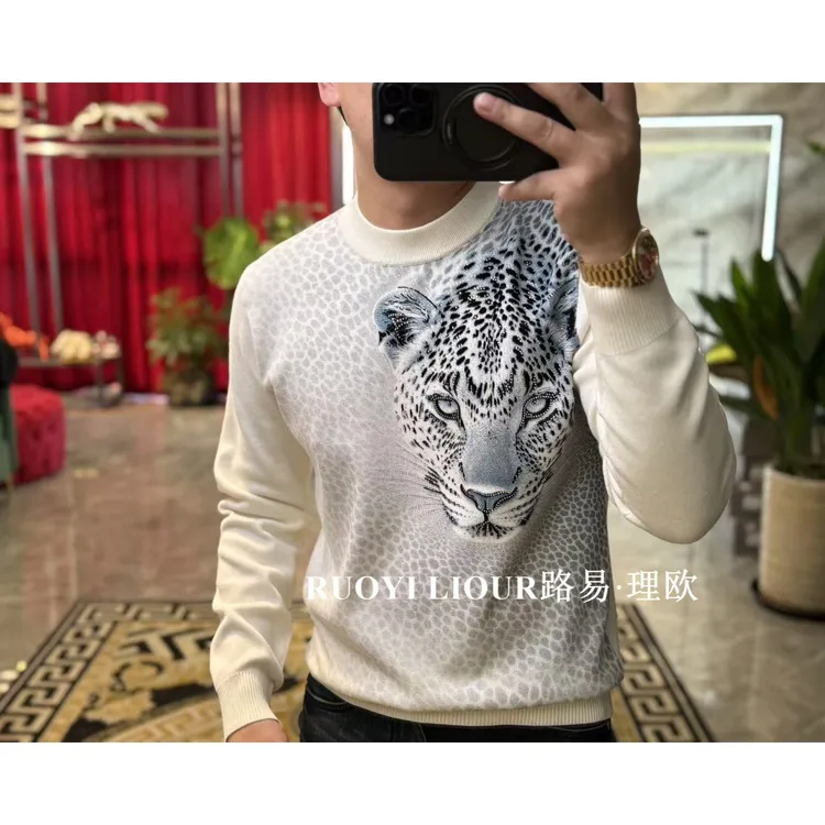 【路易理欧】冬季新款圆领亮钻豹纹豹时尚款针织衫0693