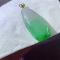 翡翠18K金镶嵌颈饰翡翠