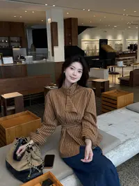 【摩卡慕斯】老钱风气质设计感绑带立领条纹风衣衬衫女秋季收腰衬衣