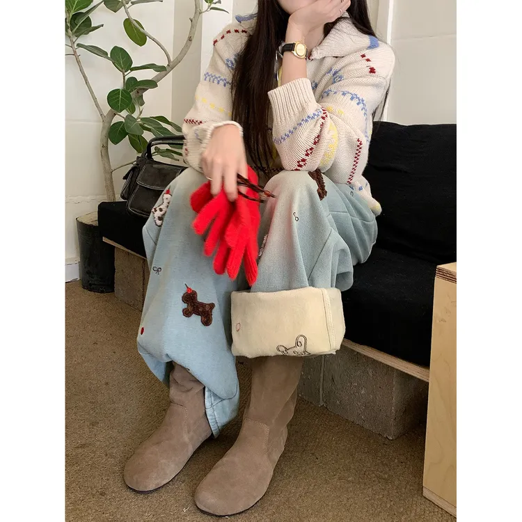 2025新款加绒加厚独特刺绣牛仔裤大码秋冬季高腰显瘦遮胯阔腿裤子