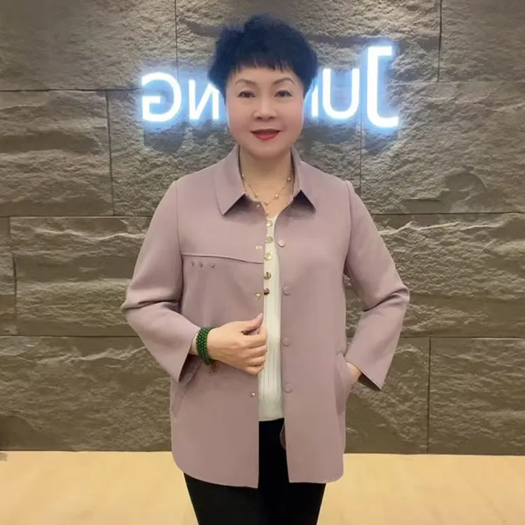 空气棉休闲外套女春秋新款中老年妈妈时髦宽松遮肚短风衣显瘦开衫
