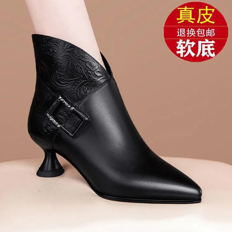 冬天秋冬新款时尚中跟高跟鞋短靴女真皮尖头踝靴子皮靴气质女靴