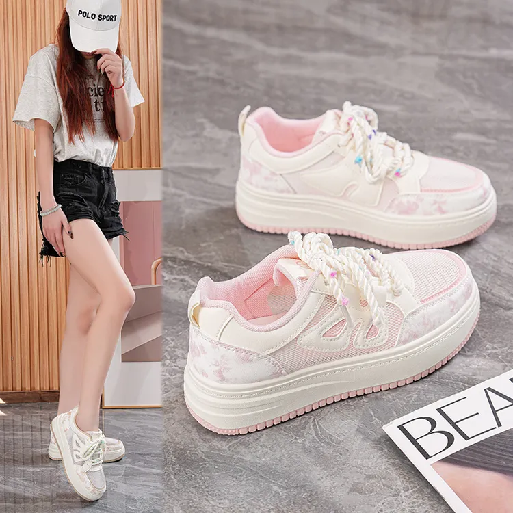 2025夏季薄款透气运动鞋网面休闲妈妈踩屎感软底厚底轻便小白鞋