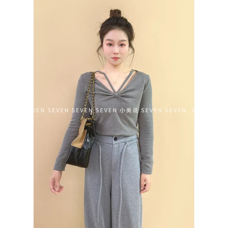 ⑦七七146小个子v领挂脖修身绒面t恤女气质显瘦内搭褶皱上衣小美说