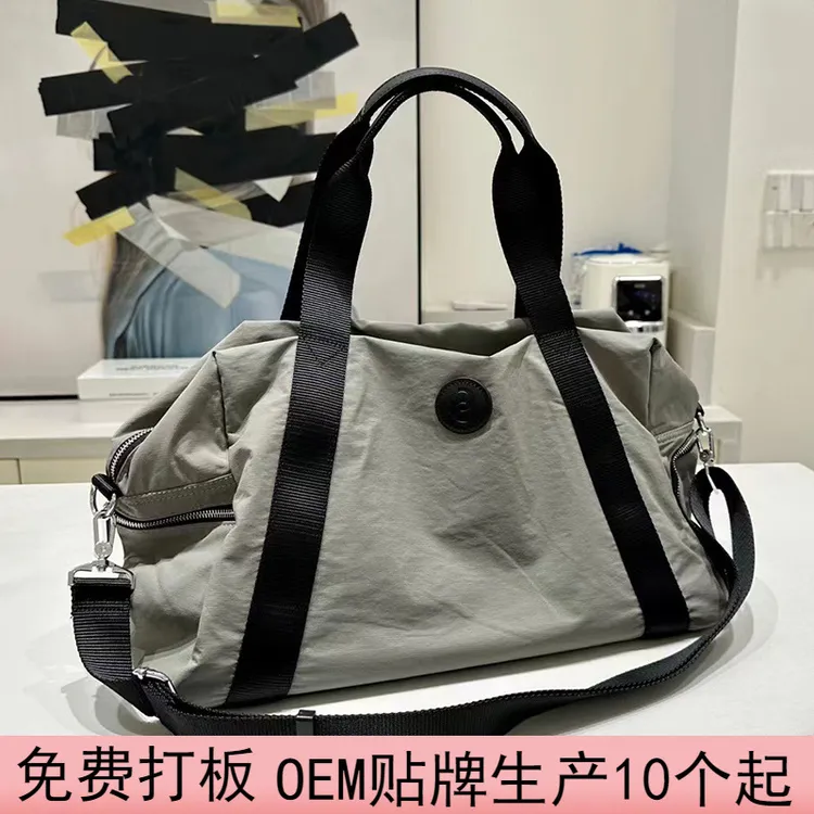 新款旅行单肩包大容量运动健身手提包行李斜跨包商务电脑出差登机