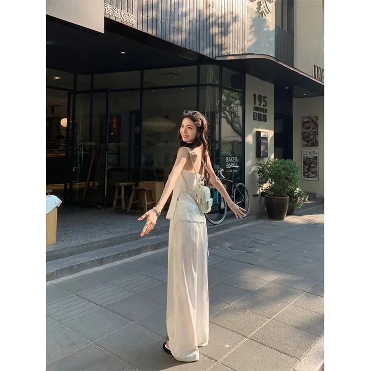 2025夏季时尚小众设计款显瘦修身穿搭上衣休闲宽松简约百搭长裤女