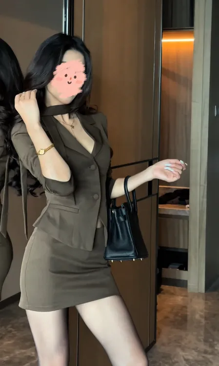 辣妹气质职场海妖风高级感翻领西装上衣+高腰包臀半身裙时尚套装
