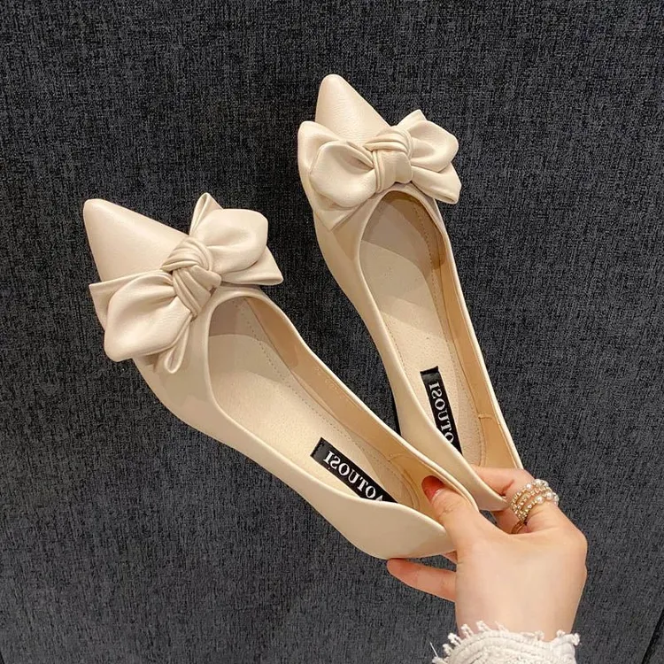 轻奢鞋子潮牌品牌2025春季新款尖头平底软面皮鞋女蝴蝶结休闲百搭