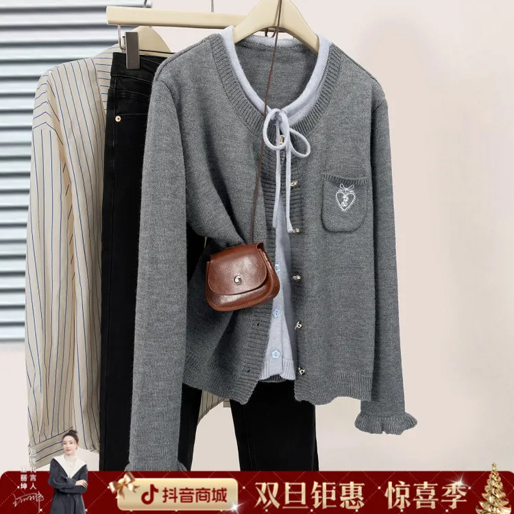丝柏舍2025冬装新款女装宽松爱心纽扣系带假两件针织衫S53F0105Z