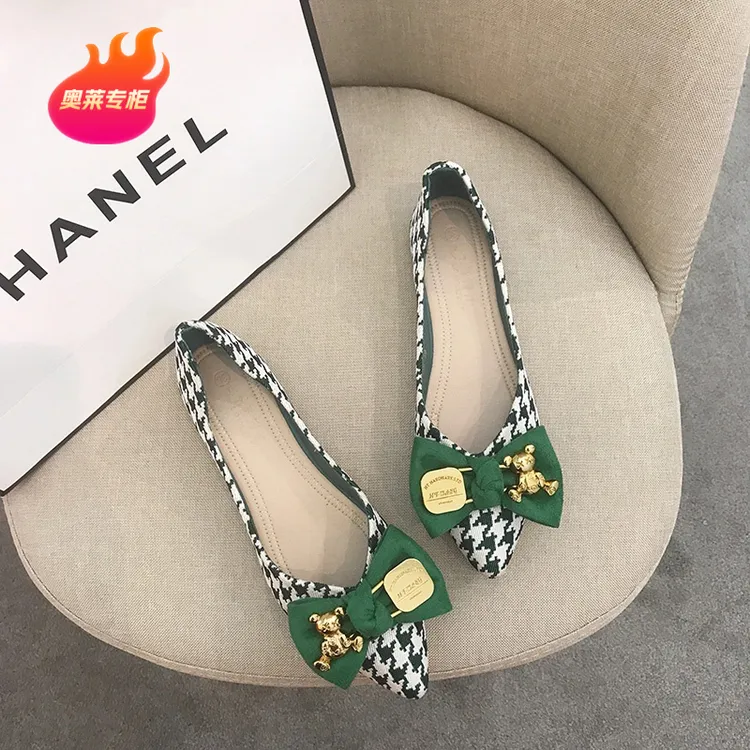 【奥莱专柜】平底单鞋女尖头2025春新款浅口软底瓢鞋软皮厚底乐福