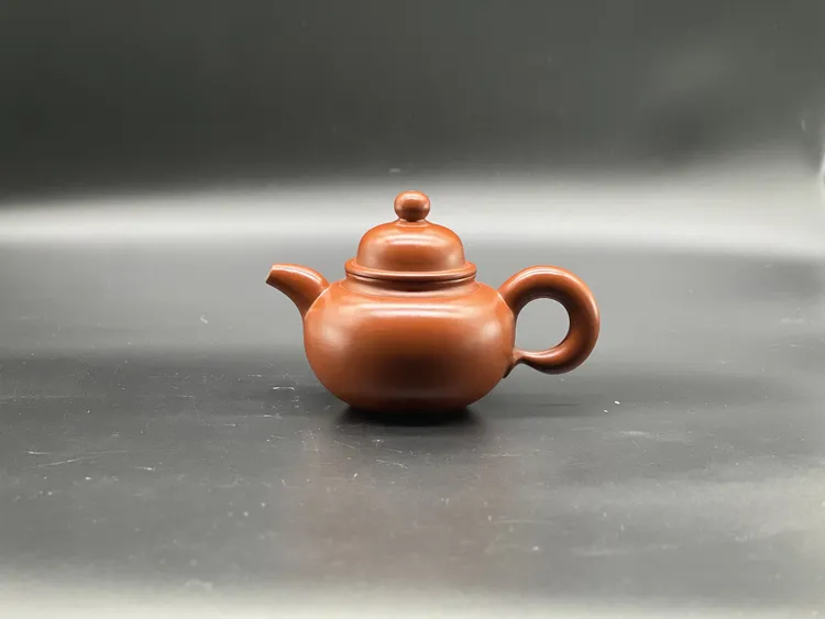 原创设计高帽掇球，民间绝技朱红砂，丁氏大红袍、苹果肌，朱红制