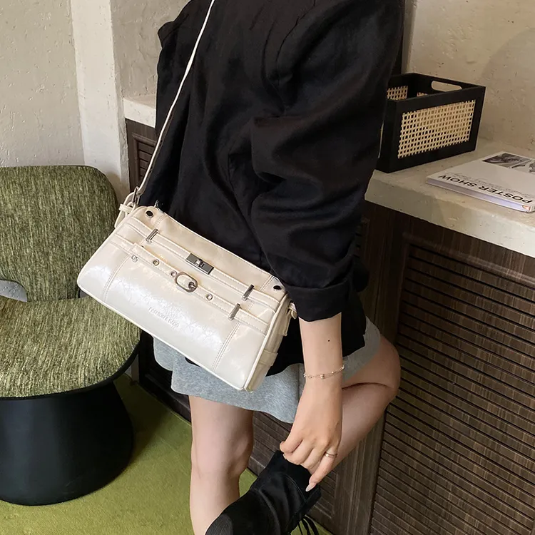 2025新款潮时尚小众腋下包个性百搭斜挎包潮酷帅手提机车包包女
