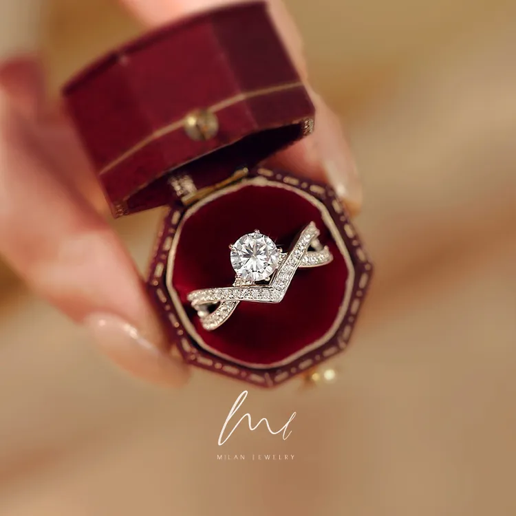 秘蓝 925银莫桑石戒指 爱翼钻戒/时尚气质求婚结婚送女友婚戒经典