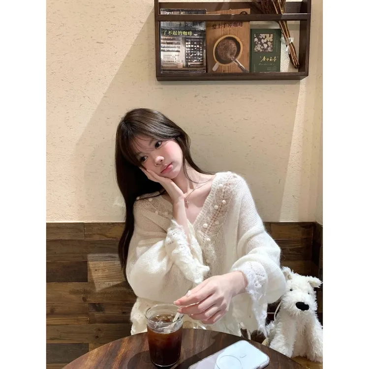 甜美风镂空蕾丝V领针织开衫外套女秋冬新款独特高腰百搭半身短裙