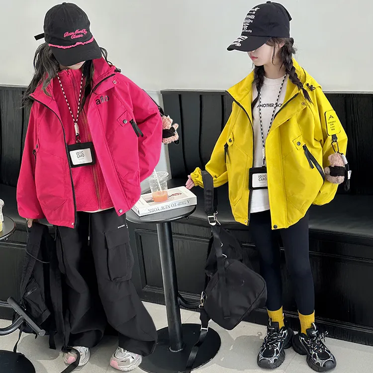 女童外套春秋款2025新款洋气儿童秋装大童女孩秋季三合一冲锋衣