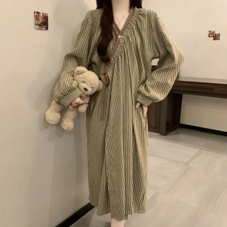 大码200斤睡袍女春秋季美德拉条纹可穿长款过膝宽松早秋和服睡裙
