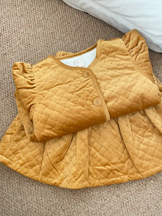 纯色春秋女童常规套装圆领秋冬黄色保暖套装连衣裙半身裙冬季女宝