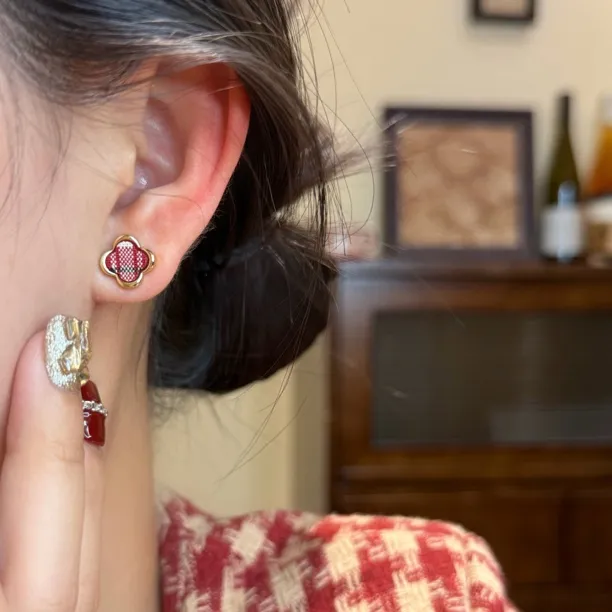 秋冬港风复古布艺四叶花耳钉气质时尚百搭耳环A-329