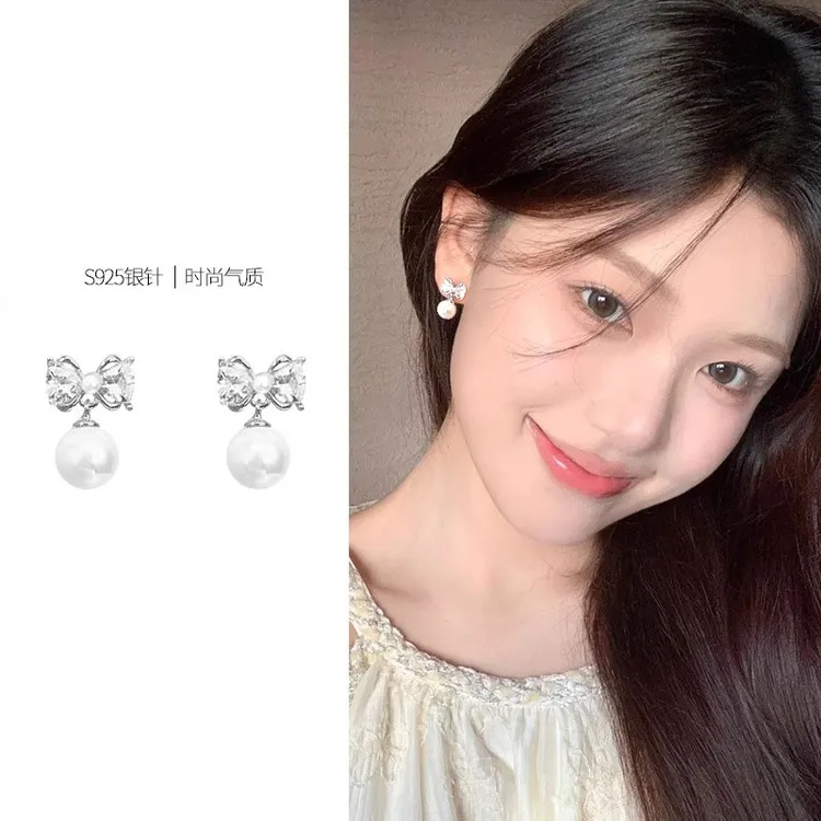 925银仿珍珠耳饰 蝴蝶结女新款高级耳坠轻奢时尚银针耳环精致甜美