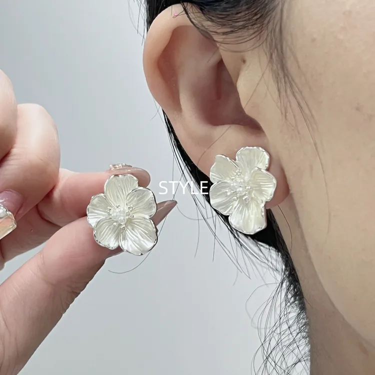 铜合金仿珍珠耳饰 女简约海边度假耳环蝴蝶耳饰时尚耳钉甜美气质