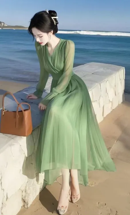 2025春季新款多巴胺绝美裙子法式气质修身海边度假绿色雪纺连衣裙