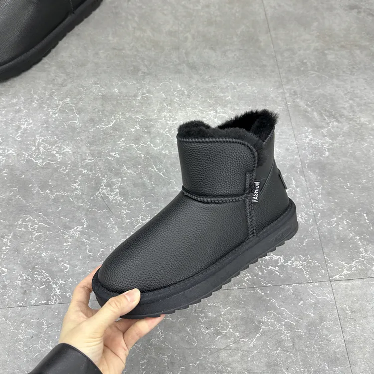 情侣款防滑雪地靴防水保暖时尚雪地靴短筒冬季