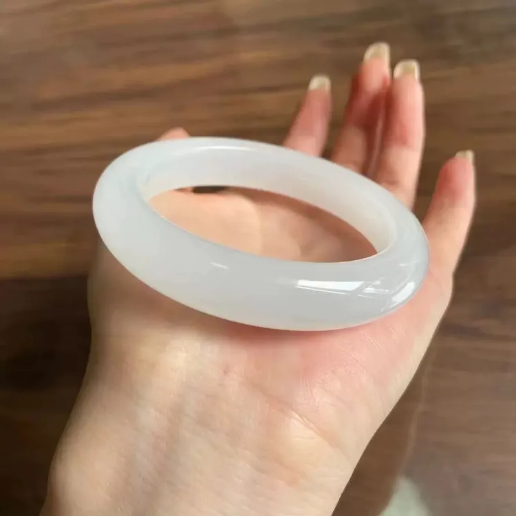 白月光手镯女款白色时尚少女妈妈平安镯冰透测量贵妃镯精美人镯