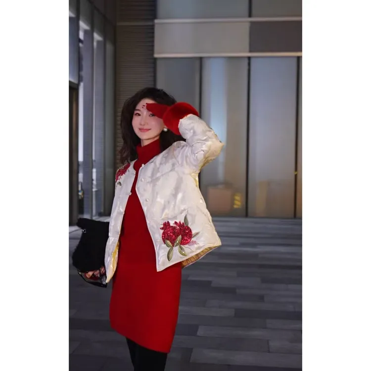 yiyiya.Guo艺艺吖【好爱石榴】新款拼水貂圆领鹅绒外套100401SS52