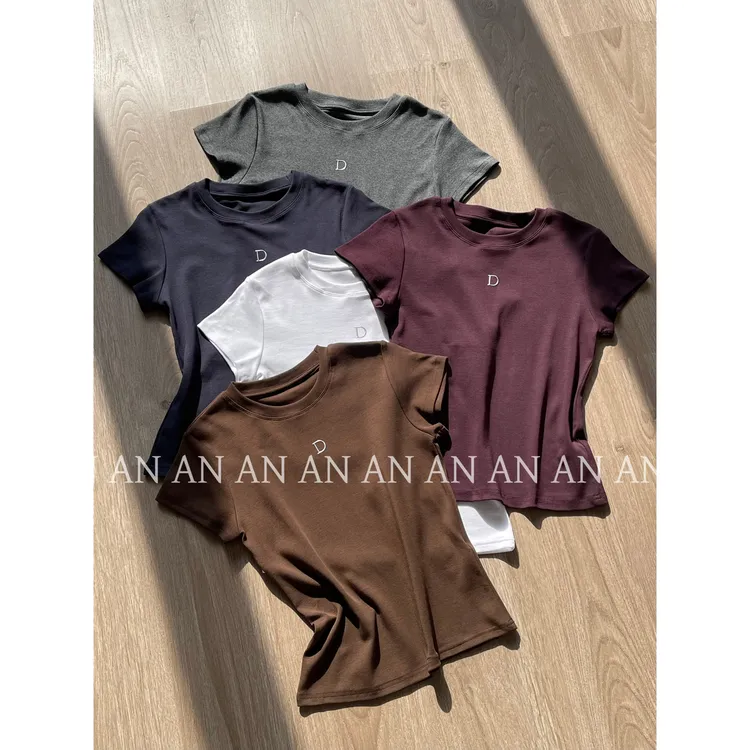 C08116洋气减龄日常通勤基础款小个子正肩字母D短袖T恤