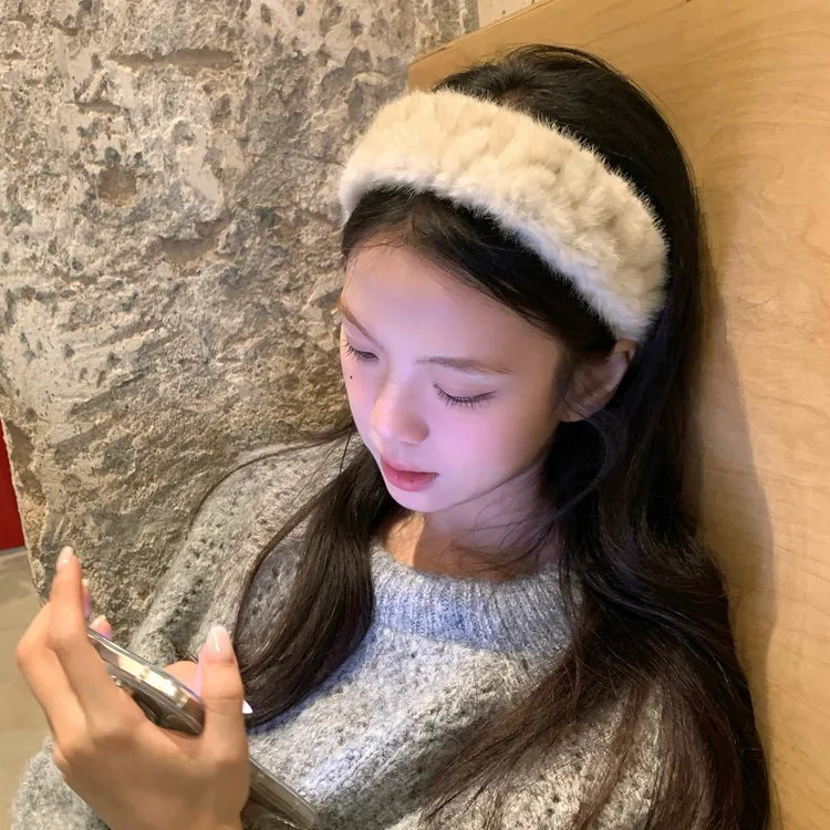 冬日恋歌~氛围感毛绒绒发箍宽边头箍压发发卡老钱风高级感发饰品