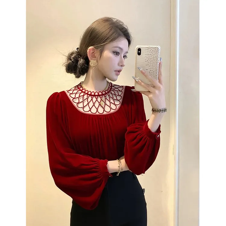 法式镂空圆领丝绒衬衫女2025秋冬新款设计感灯笼袖显瘦气质上衣服