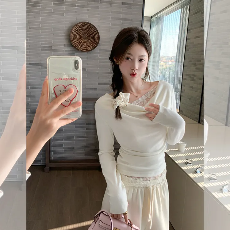 曾小咸 设计感斜肩拼接长袖打底衫T恤女2025春蕾丝上衣Z251CZ0021