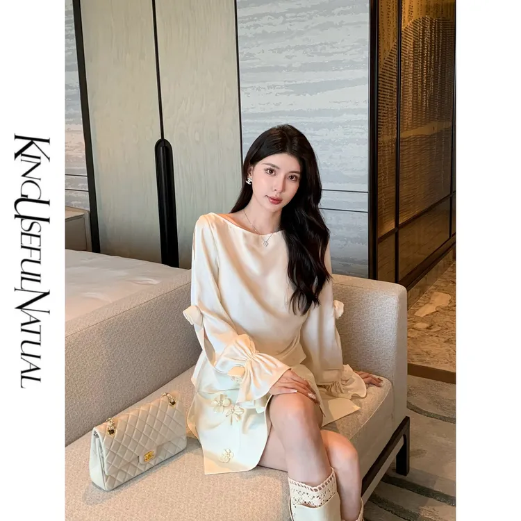 KUN【姿玉】细节满满 重磅珠光双面缎收褶喇叭袖手工贵气米色秋上衣
