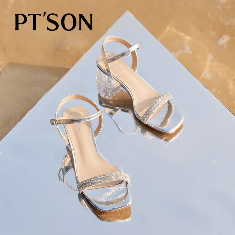 百田森夏季粗跟水钻仙女风凉鞋女法式尖头气质一字带立体水晶跟