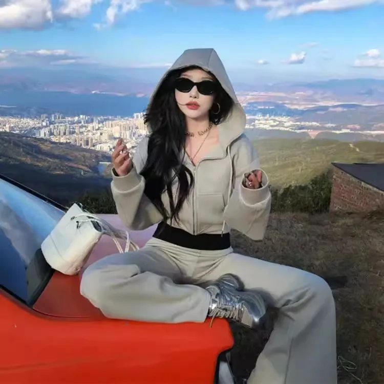 秋季休闲慵懒风短款连帽拉链长袖卫衣+高腰撞色微喇叭长裤两件套