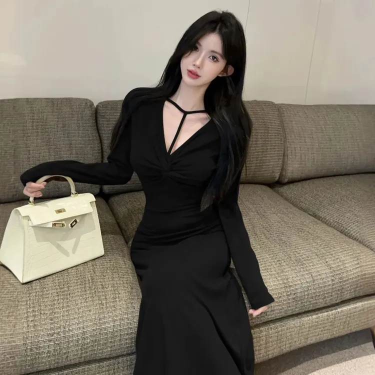 温柔纯欲风设计感褶皱包臀长裙女新款气质性感显瘦百搭长袖连衣裙