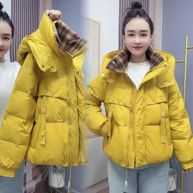 2025冬新撞色连帽鸭绒羽绒服女保暖过冬短款减龄遮肉洋气好看通勤