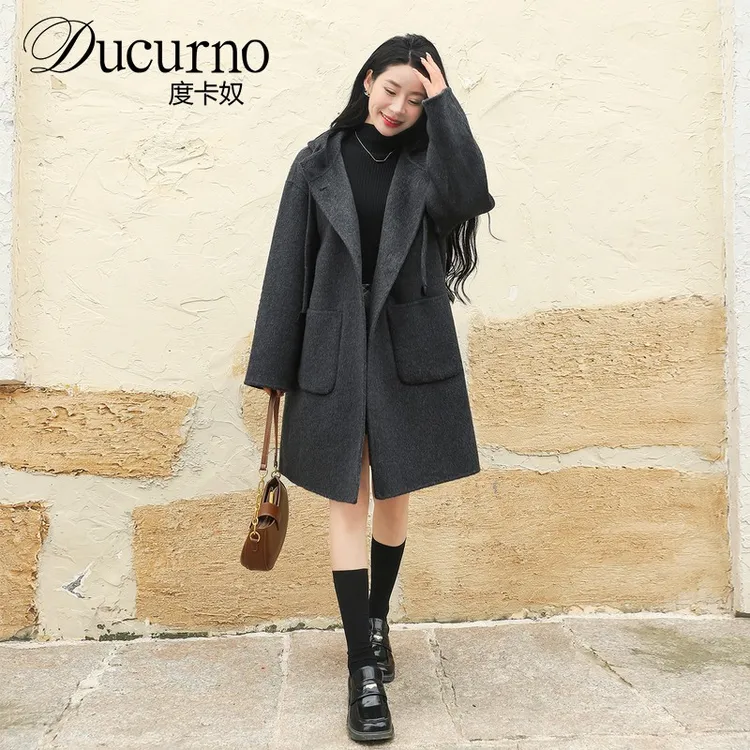 轻奢小个子宽松连帽双面呢大衣女2026冬新款牛角扣中长款毛呢外套